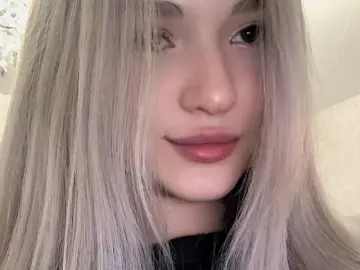 ChloeDemaio  live sex cam