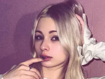 KylieMcMiller  live sex cam