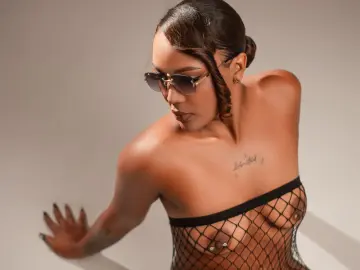 ZayaCarter  live sex cam