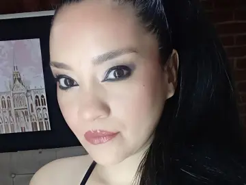 AlayaLux  live sex cam