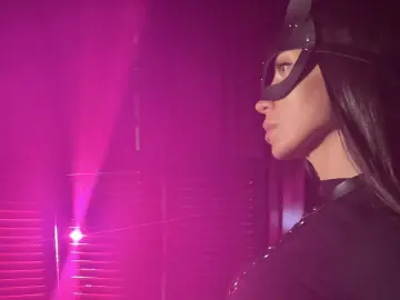 LeilaNyman  live sex cam