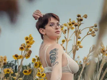 OliiviaJune  live sex cam