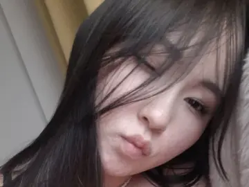 LauriMoradel  live sex cam