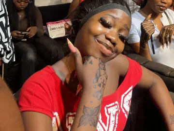 OctaviaGuddy  live sex cam