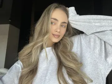 SaraLinton  live sex cam
