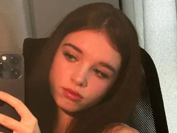 ElzaStern  live sex cam