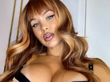 KylieClark  live sex cam