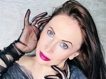 Marinaonebest  live sex cam