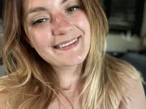 Maramaze  live sex cam