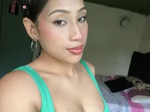 YesyHills  live sex cam