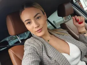 Anna_E  live sex cam