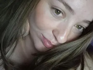 Busty_girl21  live sex cam