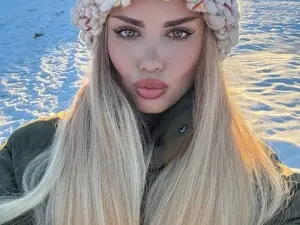 Ninadulcinea  live sex cam