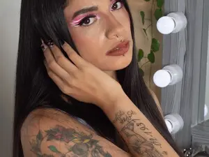 Dulcinea777  live sex cam
