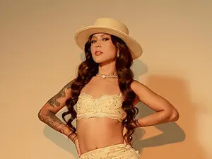 ErikaBenzz  live sex cam