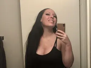 Prettynikki  live sex cam