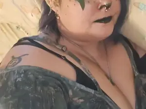 HeavensHollow  live sex cam