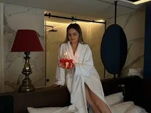 PresleyPuff  live sex cam