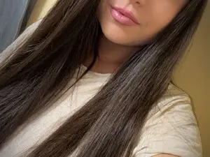 Adellinee  live sex cam