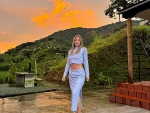Hailey_  live sex cam