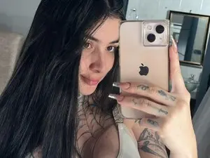 AllySnow  live sex cam