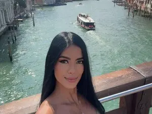 Deysi_madrid  live sex cam