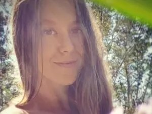 GirlOffGrid  live sex cam