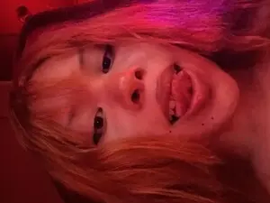 IUEzra22  live sex cam