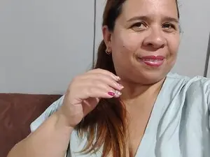 LatinaBigAss4  live sex cam