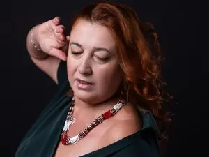 YourFoxyLady  live sex cam