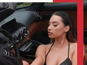 Erika_higgins  live sex cam