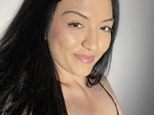 Theeonlybeezy  live sex cam