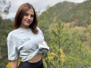 Elyaana  live sex cam