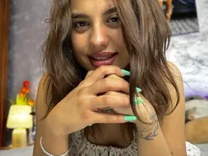 Elyaana  live sex cam