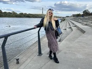 White_choco  live sex cam