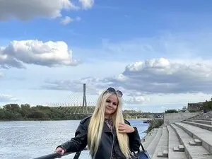 White_choco  live sex cam