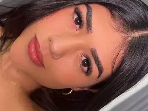 Lu1bonnie  live sex cam