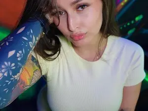 Melanniegomez  live sex cam