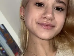 Wildberry  live sex cam