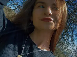 Cherry_sinn  live sex cam