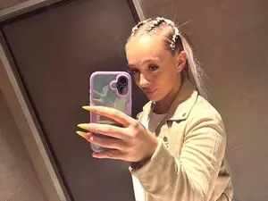 MelindaKiss_  live sex cam