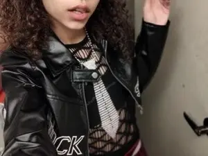 MzTwinkleToes  live sex cam