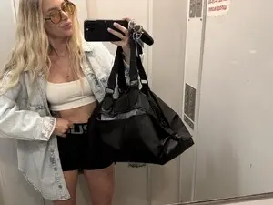 Library_Girl  live sex cam