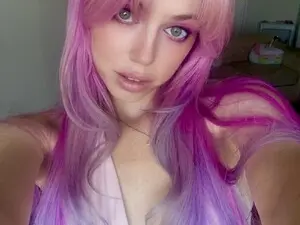 Stoned_Emmaxo  live sex cam