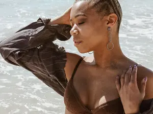 Toribloom  live sex cam