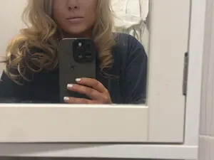 Sarasbunny  live sex cam
