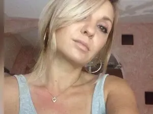 Dia___  live sex cam