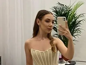 Alishas  live sex cam