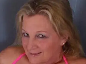 SweetAsHoney2  live sex cam