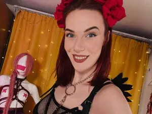 Giantess_Eva  live sex cam